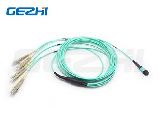 8F MPO ((زنان) به 4 LC دوپلیکس Staggered کابل های هارمنی